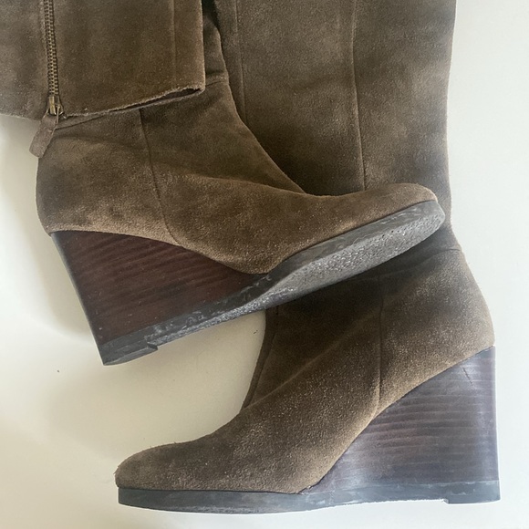 Franco Sarto Wedge Knee High Suede Boots Size 7 Moss Green Brown Full Side Zip - Picture 9 of 16